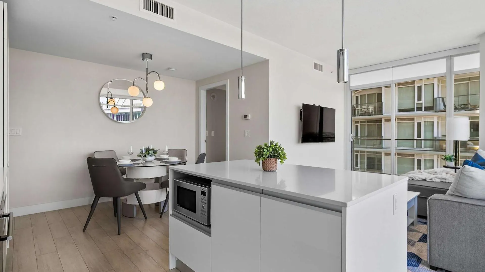 The Getaway Next To Stampede 2Br Suite Downtown Calgary Apartment