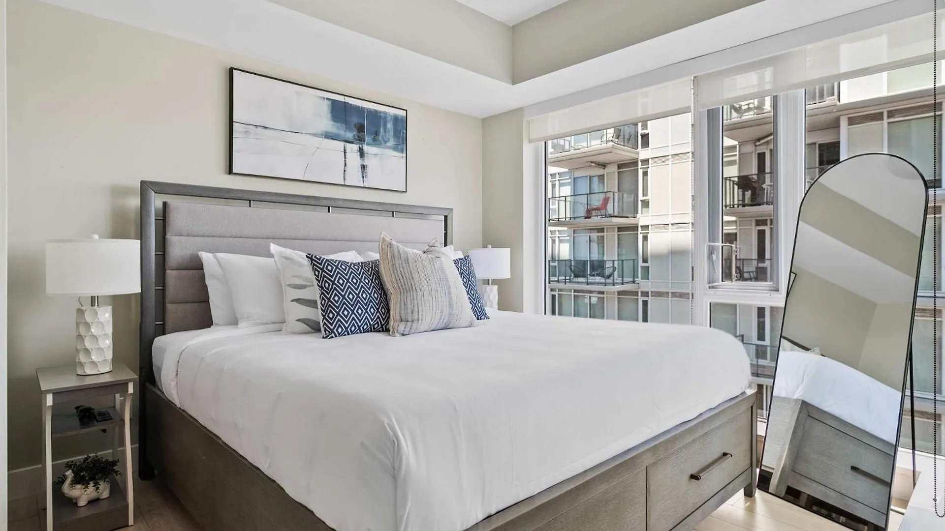 Apartment The Getaway Next To Stampede 2Br Suite Downtown Calgary Canada
